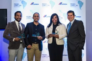 thumbnail_ganadores%20dominicanos%20del%20premio%20internacional%20cemex%20tec%20junto%20a%20carlos%20gonzalez%20presidente%20de%20cemex%20dominicana