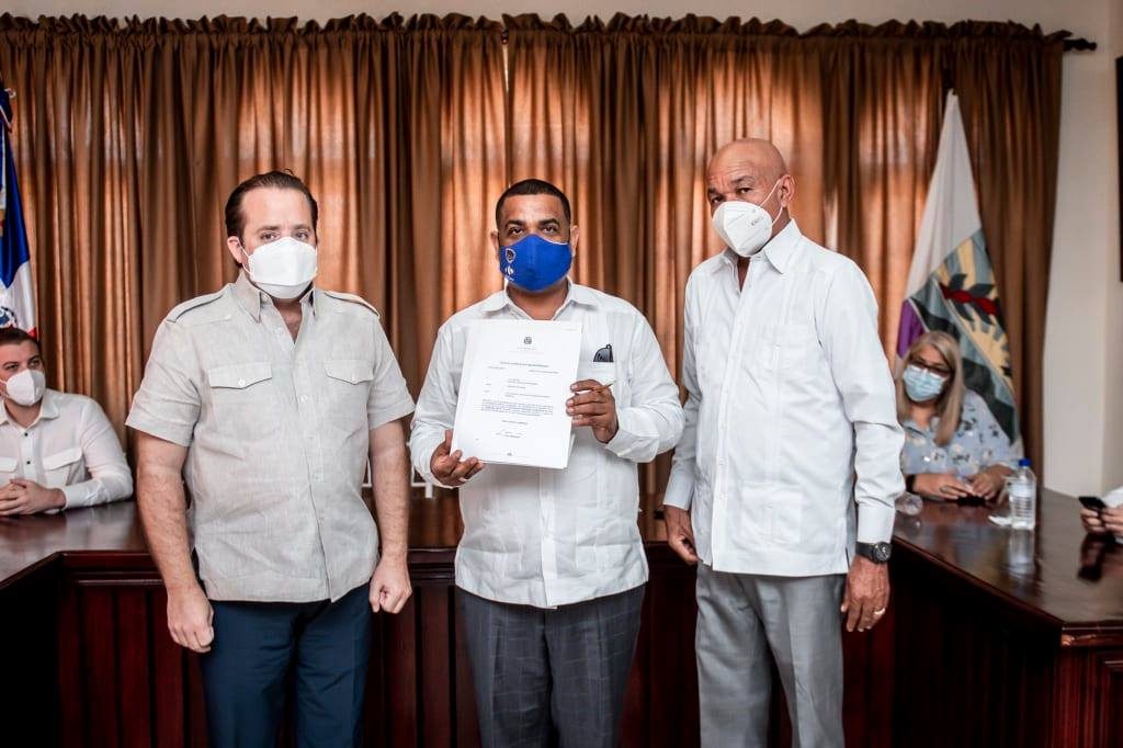 Presidente Abinader apoya Barahona RD$ 47 millones para Obras de Desarrollo 1