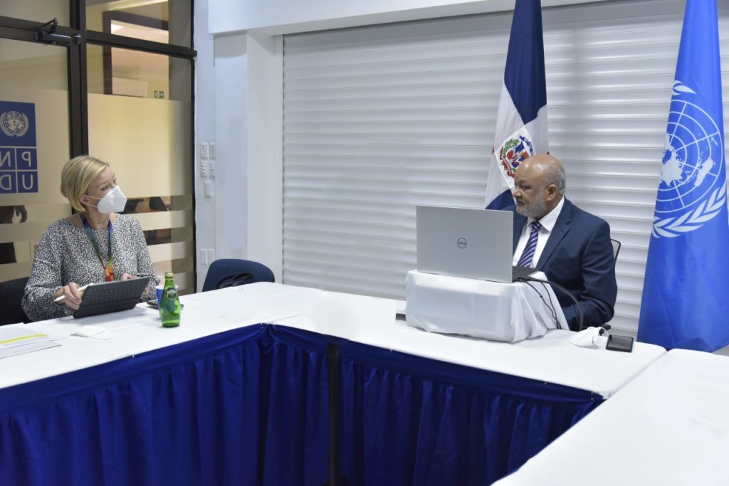 thumbnail_2-FORO PNUD