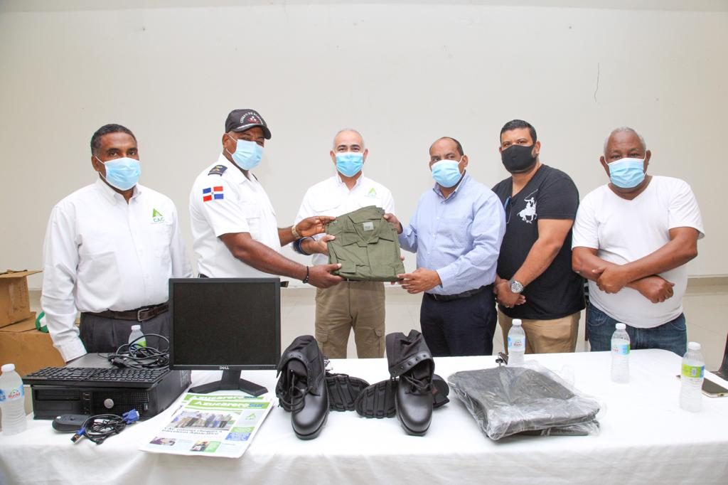 thumbnail_Entrega Cuerpo de Bomberos