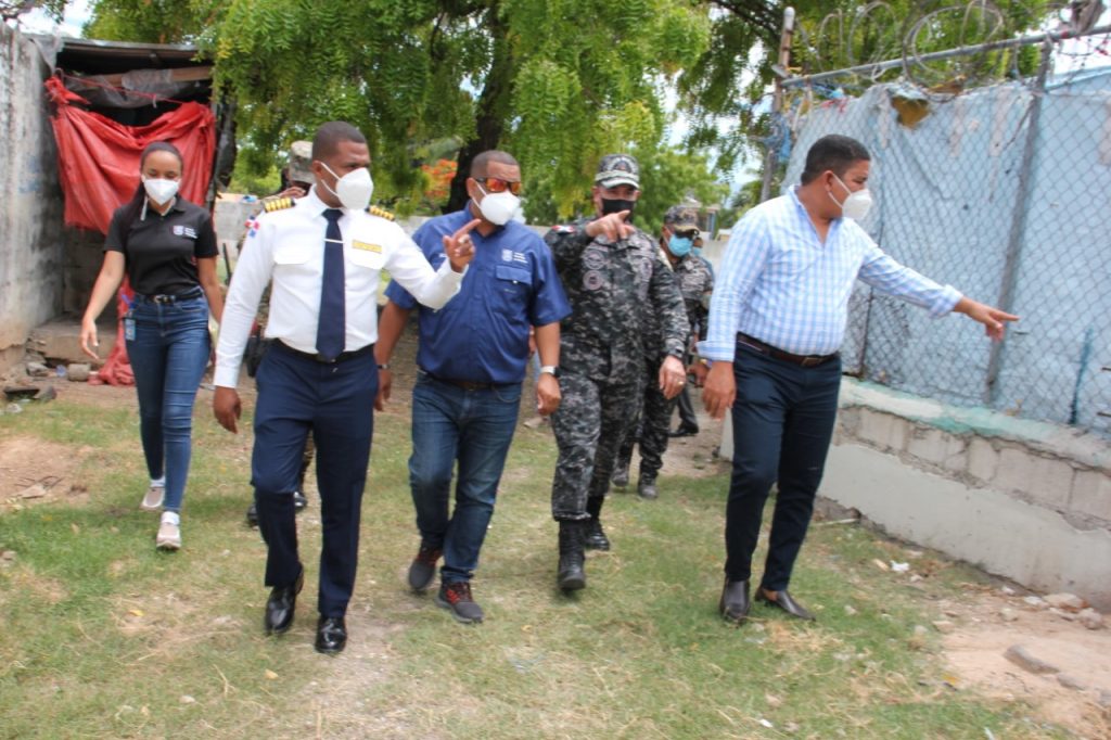 thumbnail_Autoridades en recorrido