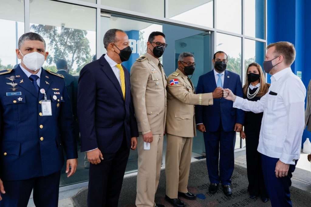 thumbnail_Sistema 9-1-1 recibe delegación de la Embaada de EUA..