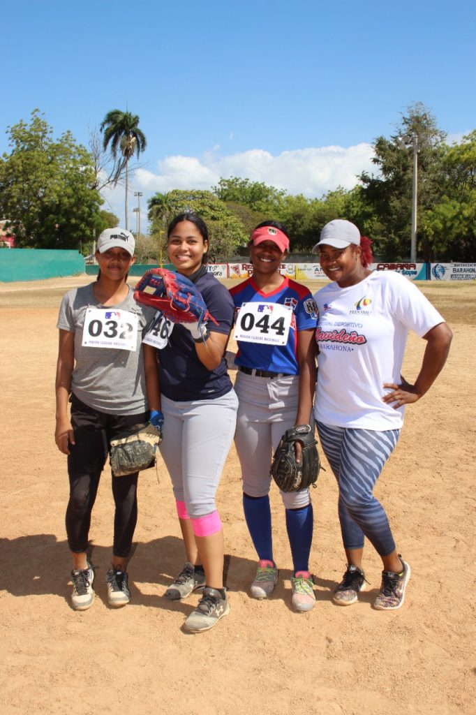 IMG_Fundacion-Central-Barahona-apoya-el-softball-femenino-en-las-comunidades-donde-tiene-incidencia.jpeg