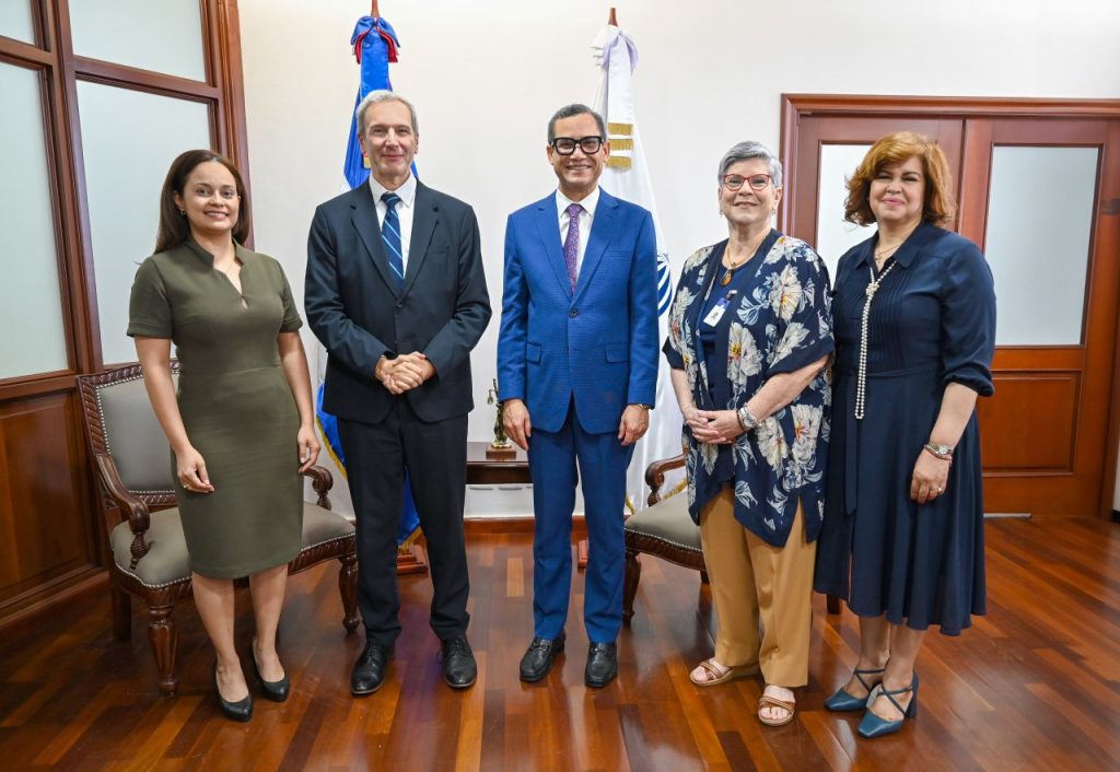Katherine Martínez, Eliel Hasson Nisis, Eddy Olivares Ortega, Sabrina De la Cruz Vargas y Sarah Pimentel López.