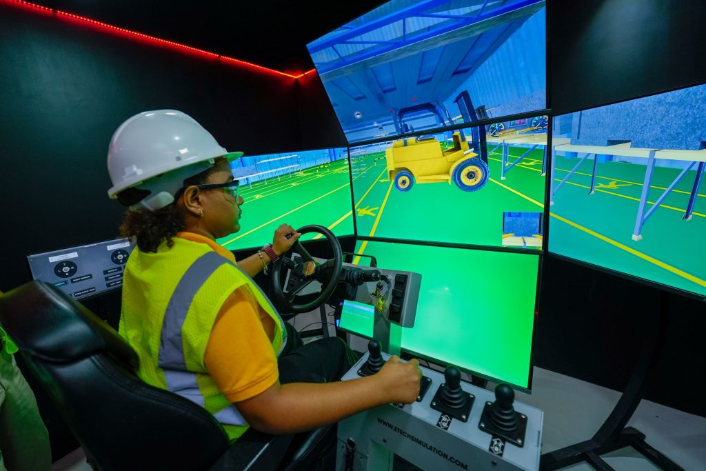 Simulador para carga maritima en Centro Tecnologico JG Peña Gomez en INFOTEP DE HAINA 2