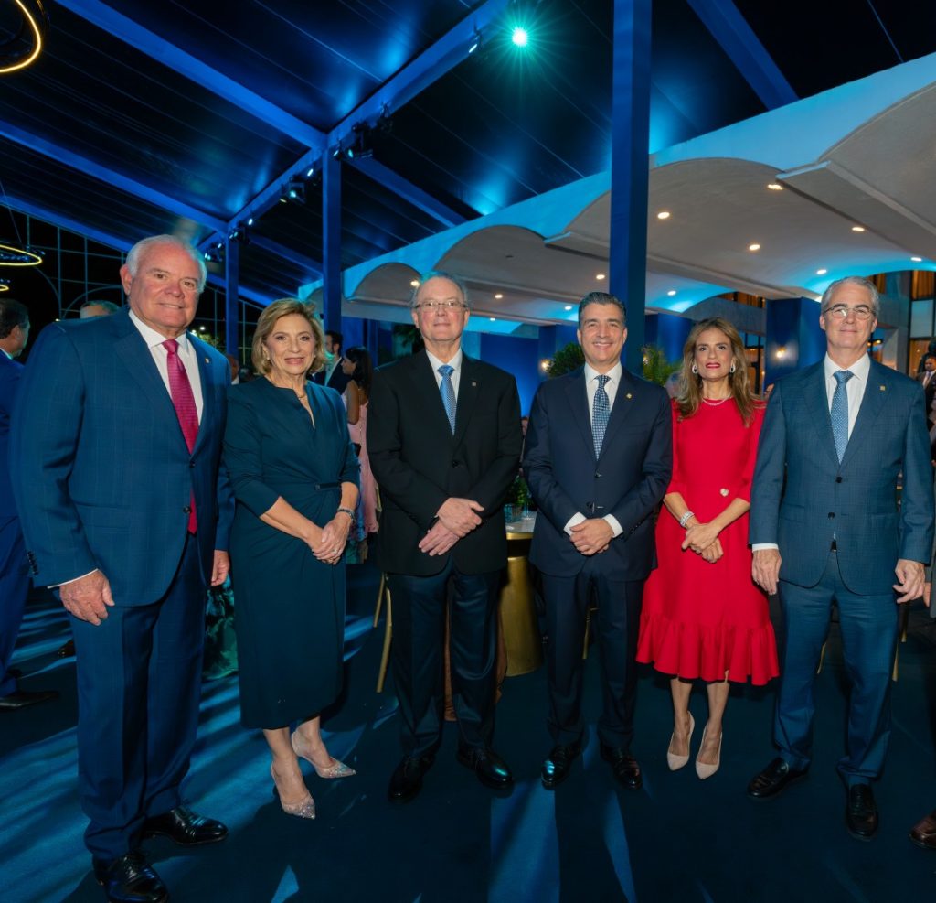 Banco Popular ofrece concierto sinfónico y cóctel para clientes corporativos