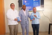 Senador Julito Fulcar presenta y entrega Ley que declara a Peravia como Provincia Ecoturística