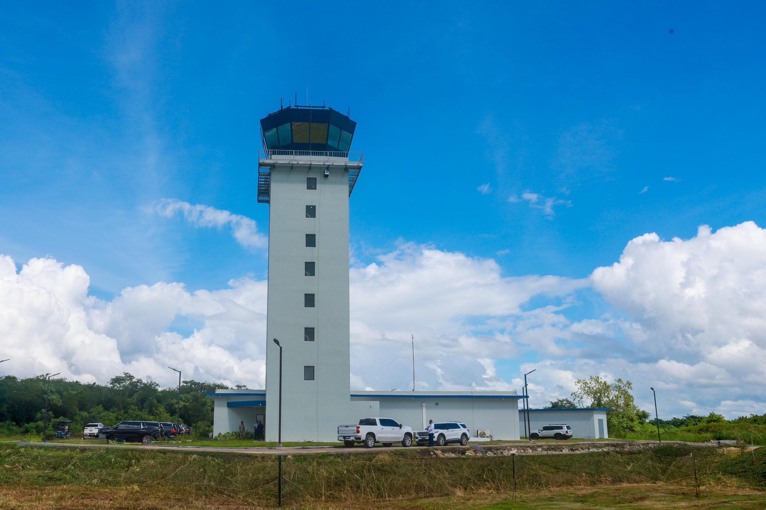 IDAC entregará moderna torre de control en la pista de la Base Aérea de San Isidro.