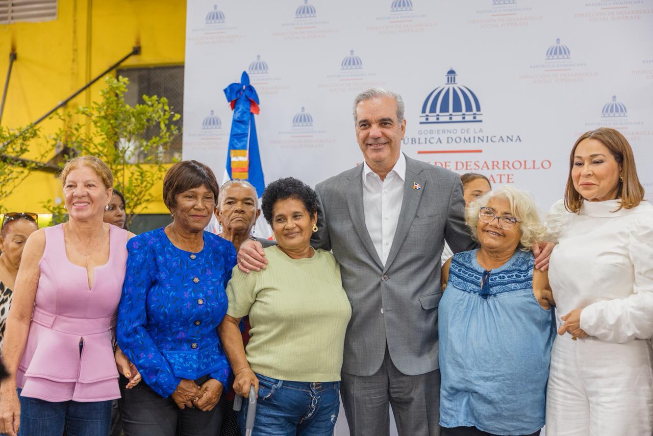 Gobierno inicia entrega del Bono Madre 2026 que beneficiará a más de un millón de madres dominicanas.