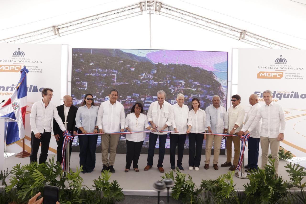 El Gobierno conecta al Sur al inaugurar carretera Enriquillo–El Higüero en Barahona.