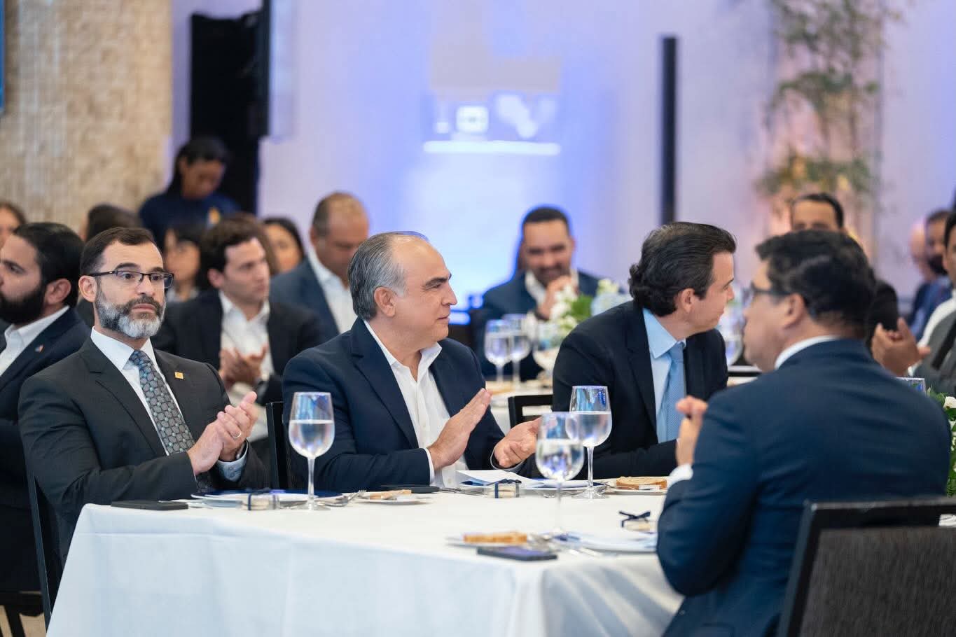 Conoce cómo se desarrolló el Almuerzo Empresarial de ADOEXPO en el Hotel El Embajador.-