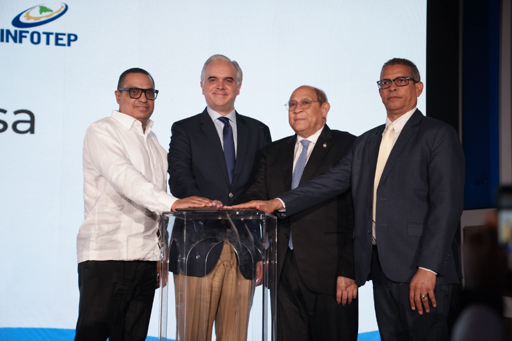 OFICIAL: Gobierno lanza Consulta Nacional para el Futuro de la República Dominicana.-