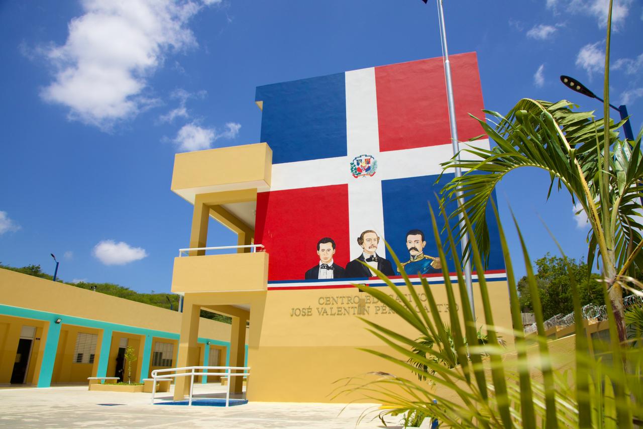 Presidente Abinader inaugura la Escuela Básica José Valentín Pérez Castro en La Noriega y entrega de manera simultánea 27 aulas para nivel inicial