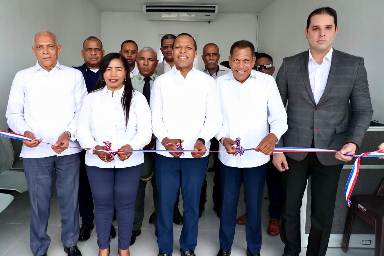 INTRANT inaugura en Jimaní primera oficina de licencias de conducir.