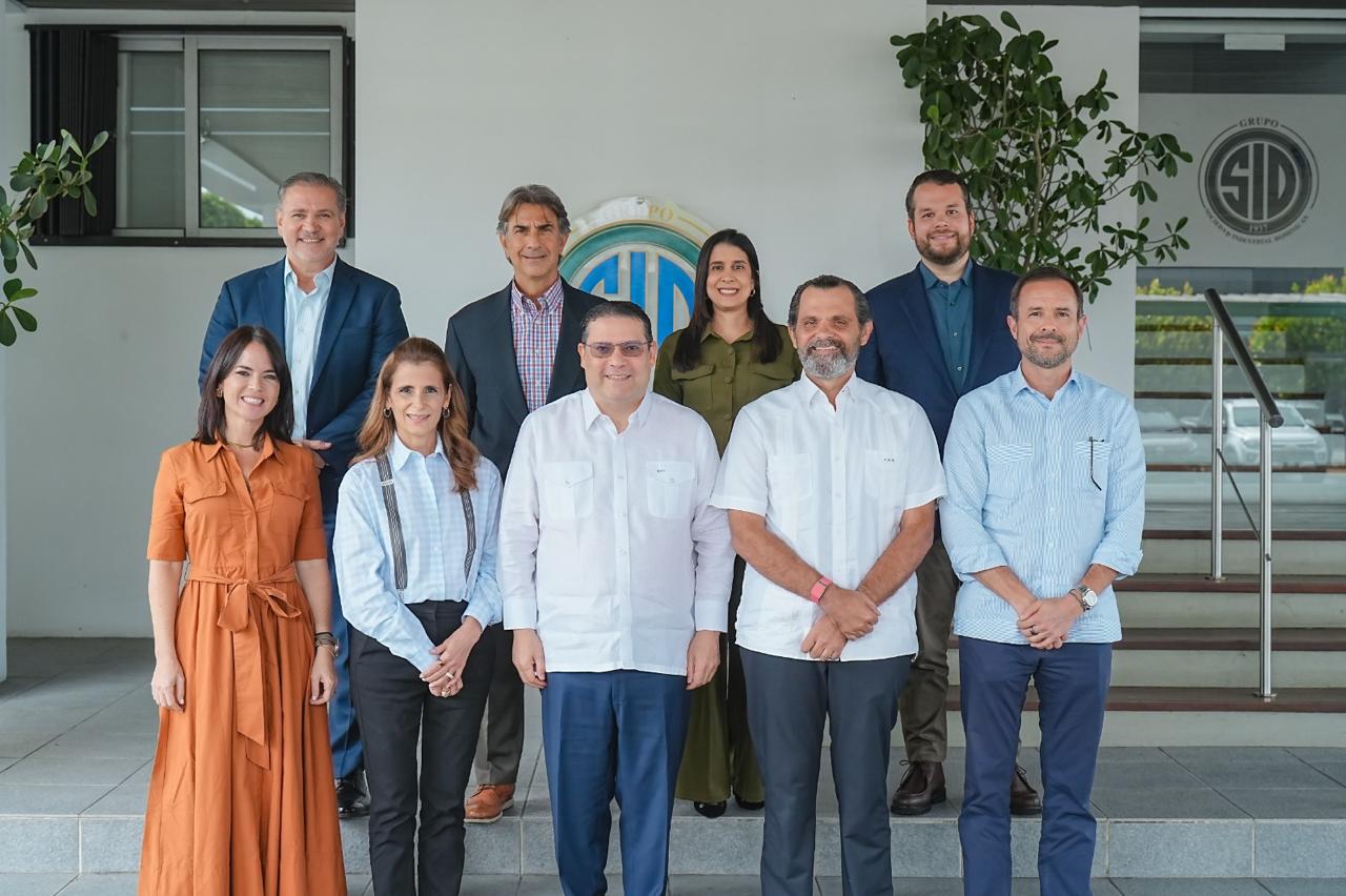 Grupo SID y MICM intercambian visión sobre industria competitiva, innovadora y sostenible.-