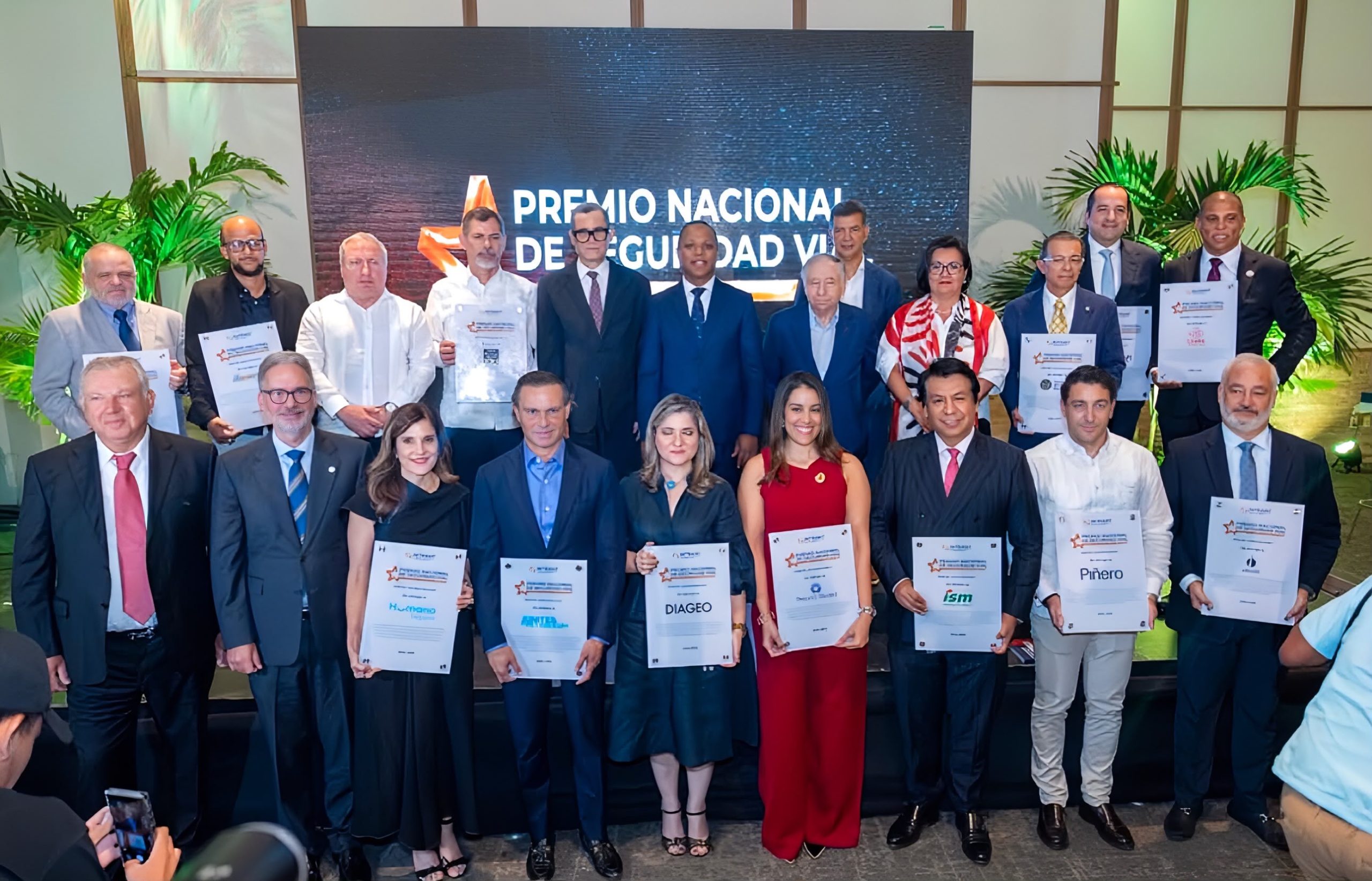 INTRANT realiza primera edición del Premio Nacional de Seguridad Vial; reconoce 13 empresas