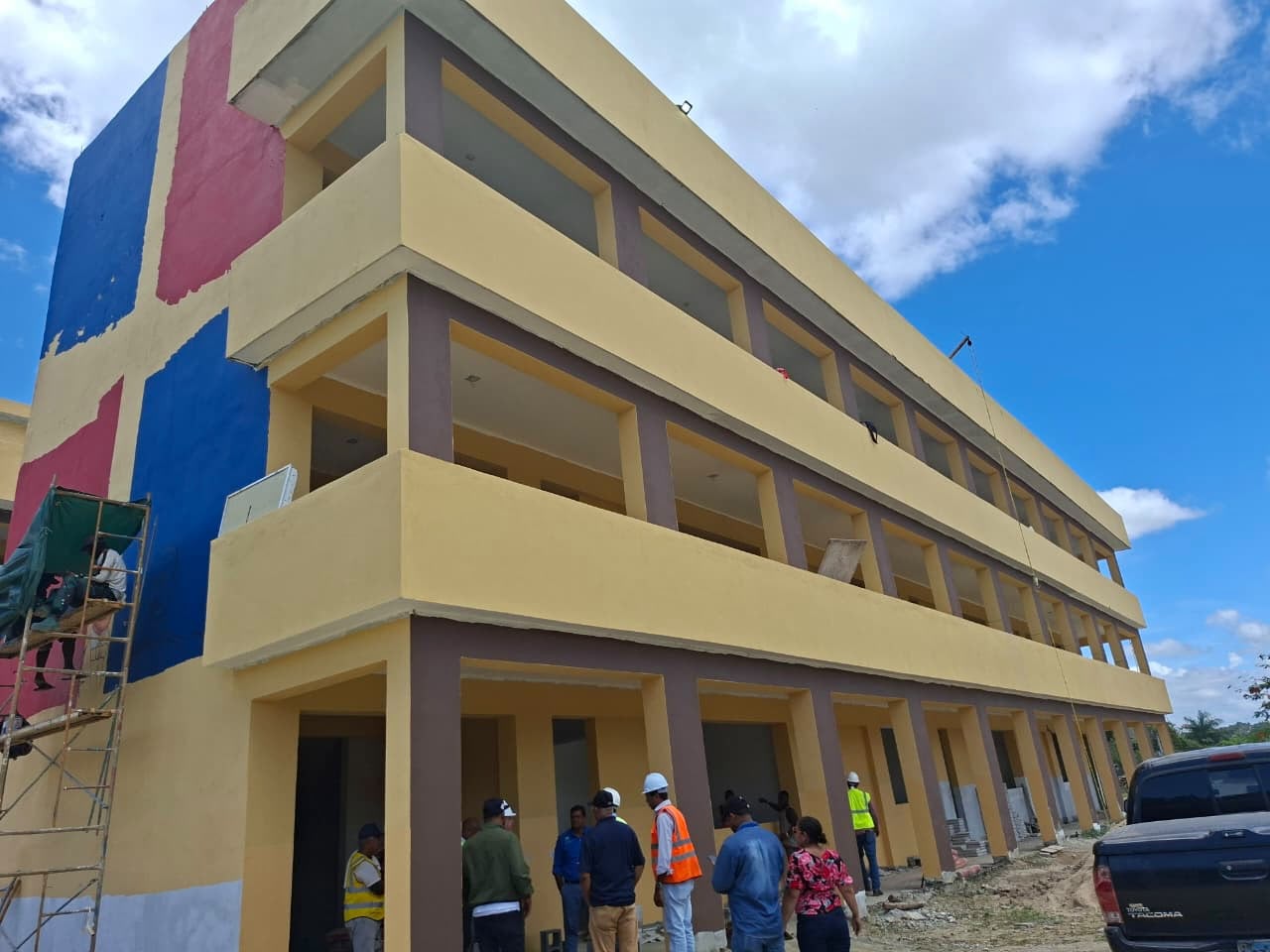 Construcción de nuevas aulas avanzan de forma acelerada en Los Alcarrizos, el Distrito Nacional y Santo Domingo Oeste
