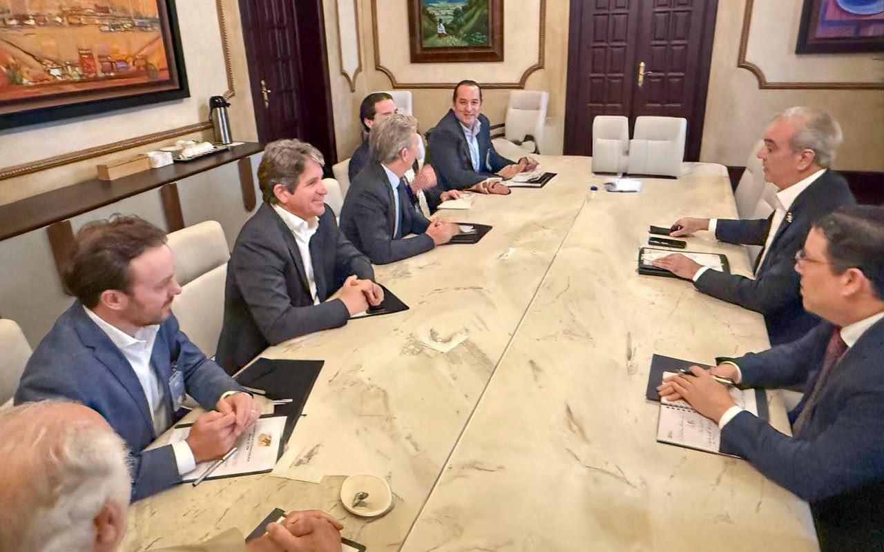 Reemplazan miles de manos de obras extranjera en Industrias Azucareras Dominicana por avance del 1 al 70%. en Mecanización.