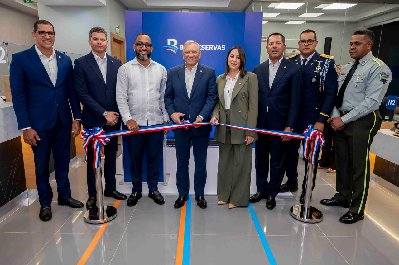 Banreservas inaugura oficina en el Centro de Retención de Vehículos de Pedro Brand.-