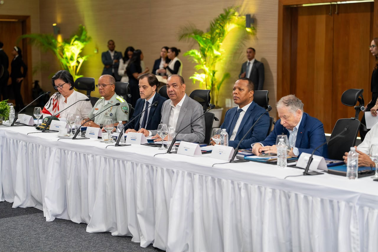 República Dominicana reúne por primera vez a autoridades nacionales y organismos internacionales para fortalecer la seguridad vial, en encuentro liderado por el INTRANT.