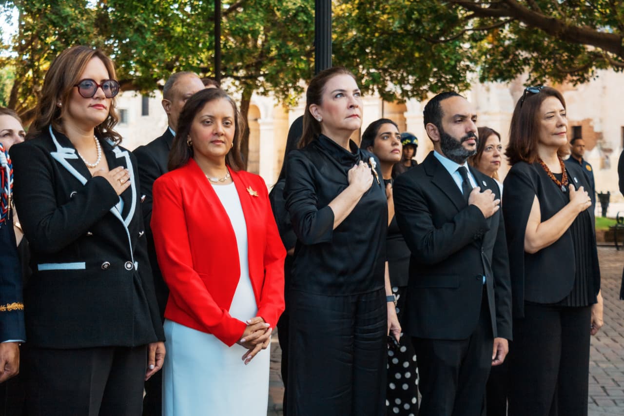 Alcaldesa del Distrito Nacional y embajadora Jacqueline DeLima encabezan acto por el Día de Canadá
