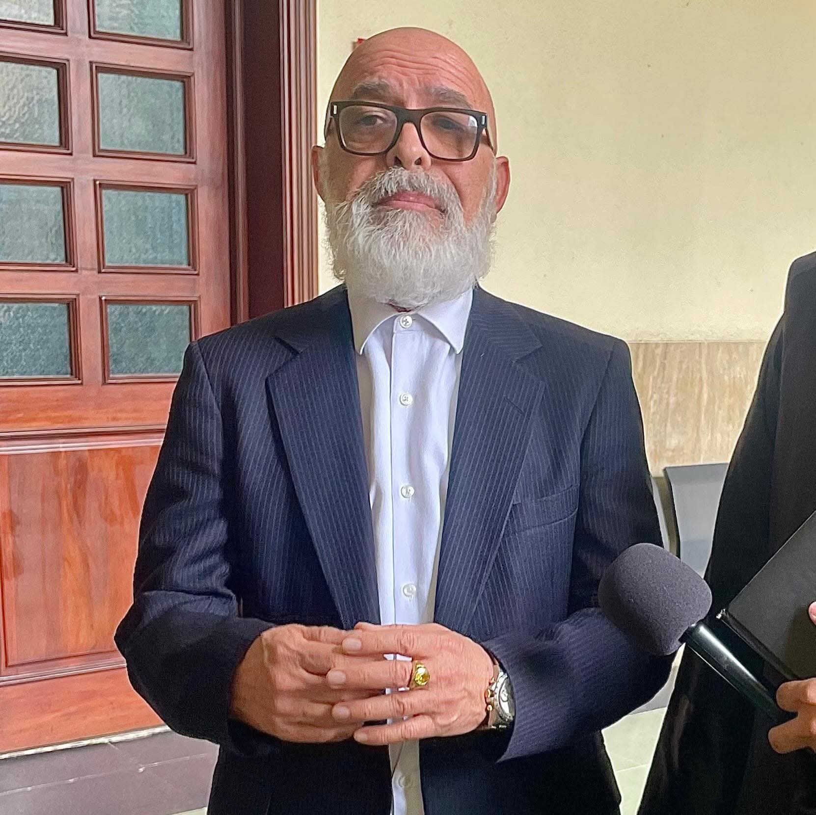 Ángel Martínez se retracta de acusaciones contra Roberto Fulcar, reconoce su falsedad y pide perdón.