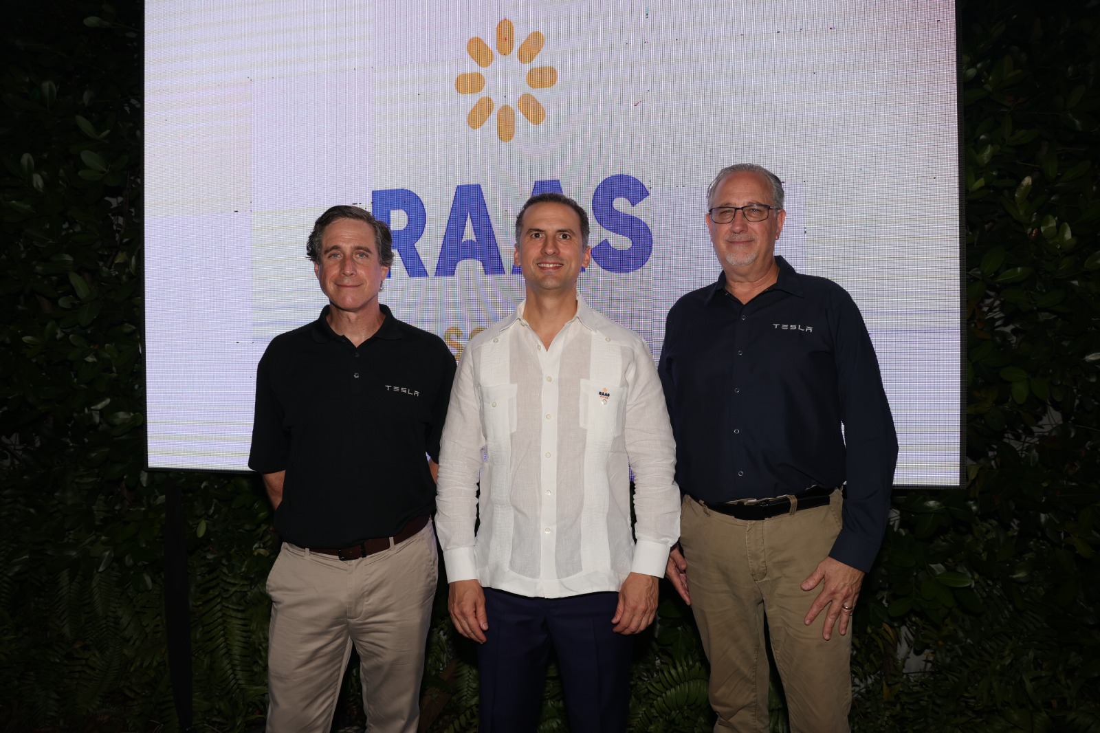 RAAS Solar lanza oficialmente Tesla Solar Roof en República Dominicana