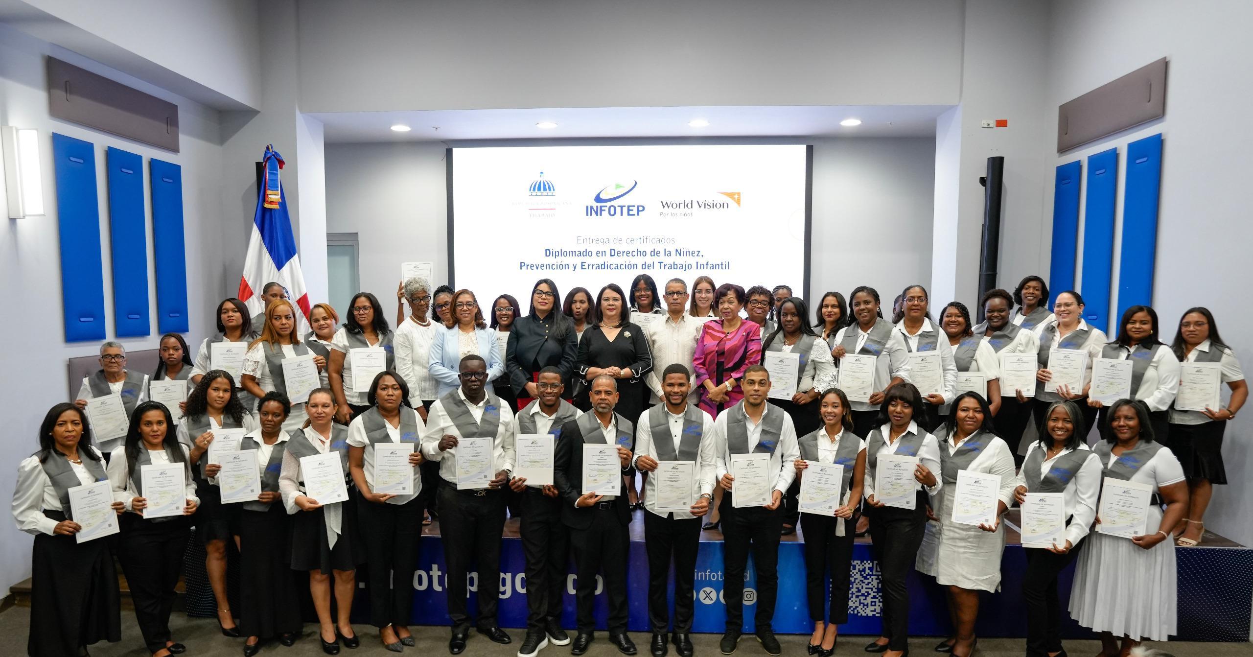 INFOTEP, Ministerio de Trabajo y World Vision certifican a 46 profesionales en prevención y erradicación del trabajo infantil