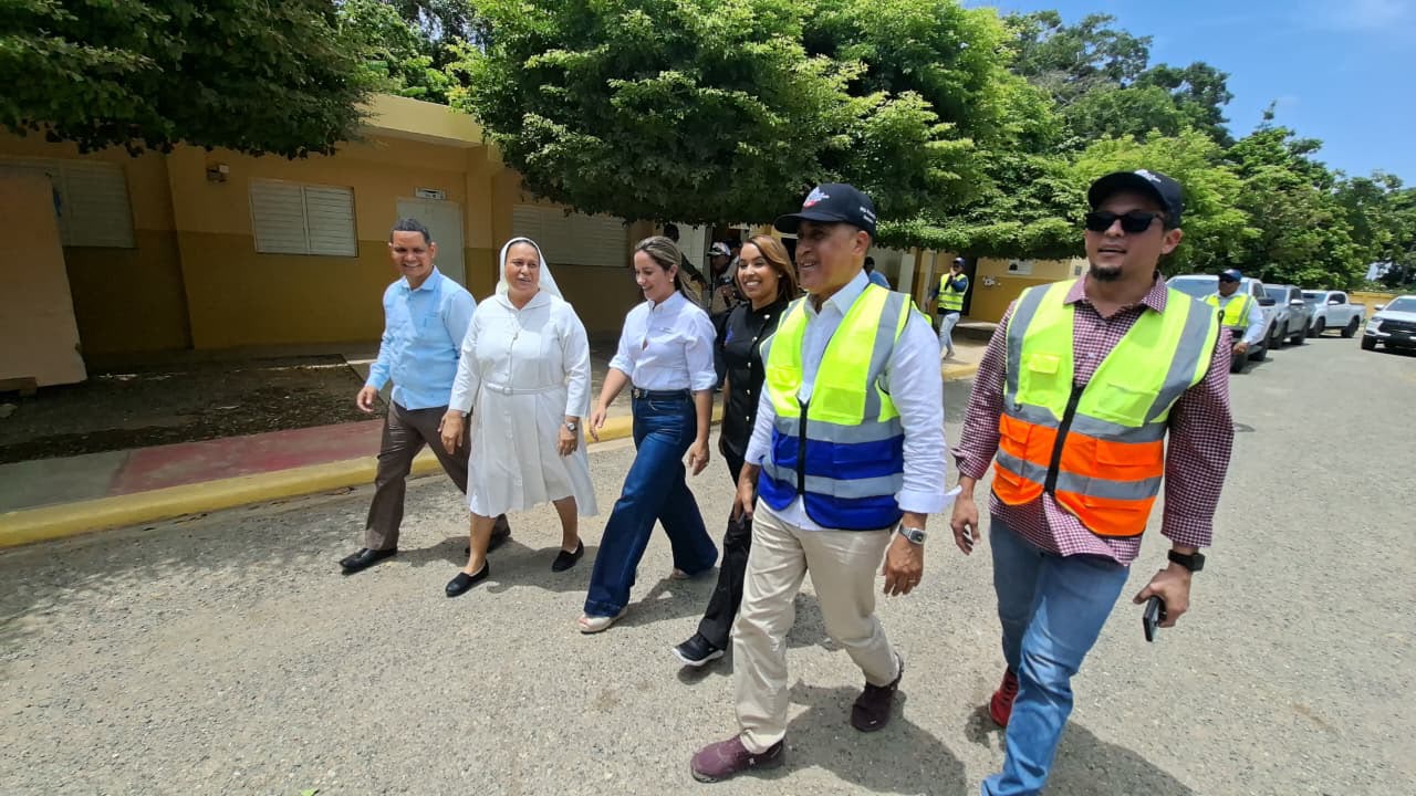 Más de 35 nuevas aulas incorporadas y 31 escuelas rehabilitadas para el nuevo año escolar en Mao, Valverde.