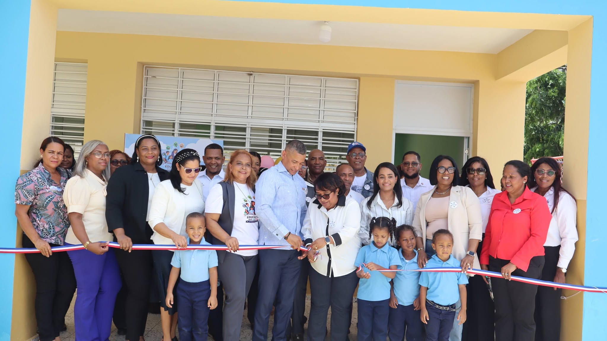 A través de Infraestructura Escolar; Gobierno inaugura varias aulas en Barahona para beneficiar más de 100 niños del Nivel Inicial. –