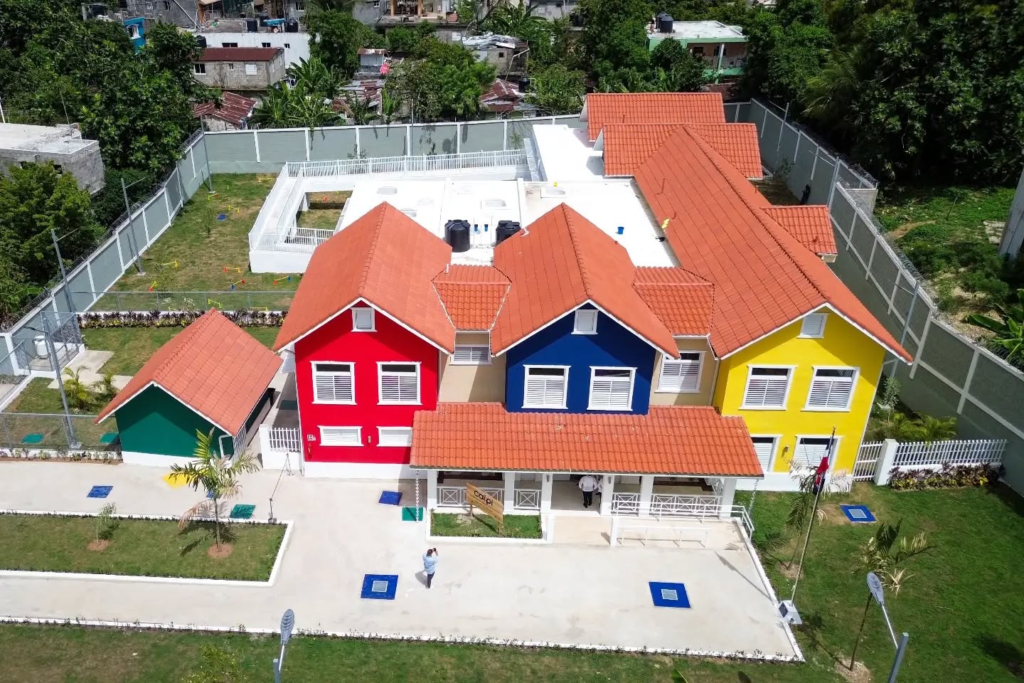 Presidente Abinader fortalece atención a  primera infancia con inauguración del CAIPI Canastica en San Cristóbal, que beneficiará más de 250 niños y niñas.-