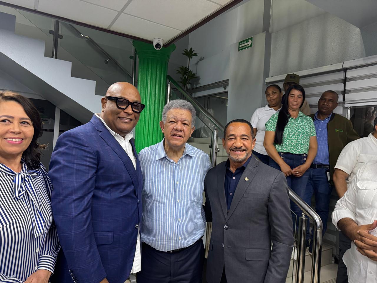 Cooperativa COOPCENTRAL recibe la visita del ex Presidente Leonel Fernández.