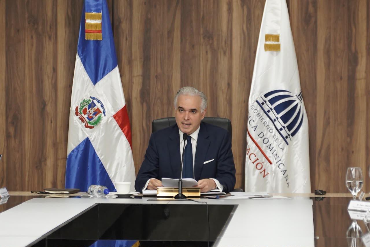 Luis Miguel De Camps anuncia ante el CNE creación del Consejo Editorial Educativo para fortalecer la calidad de los libros de texto