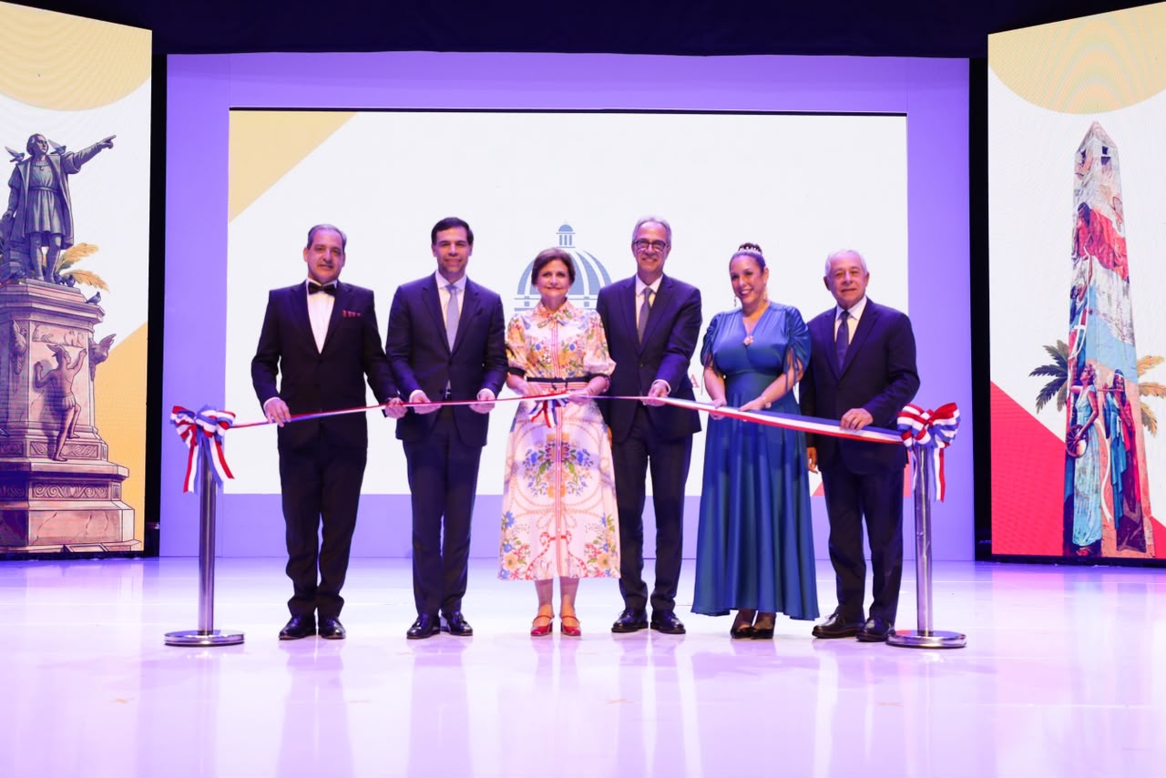 Raquel Peña encabeza apertura de la XXVIII Feria Internacional del Libro Santo Domingo.