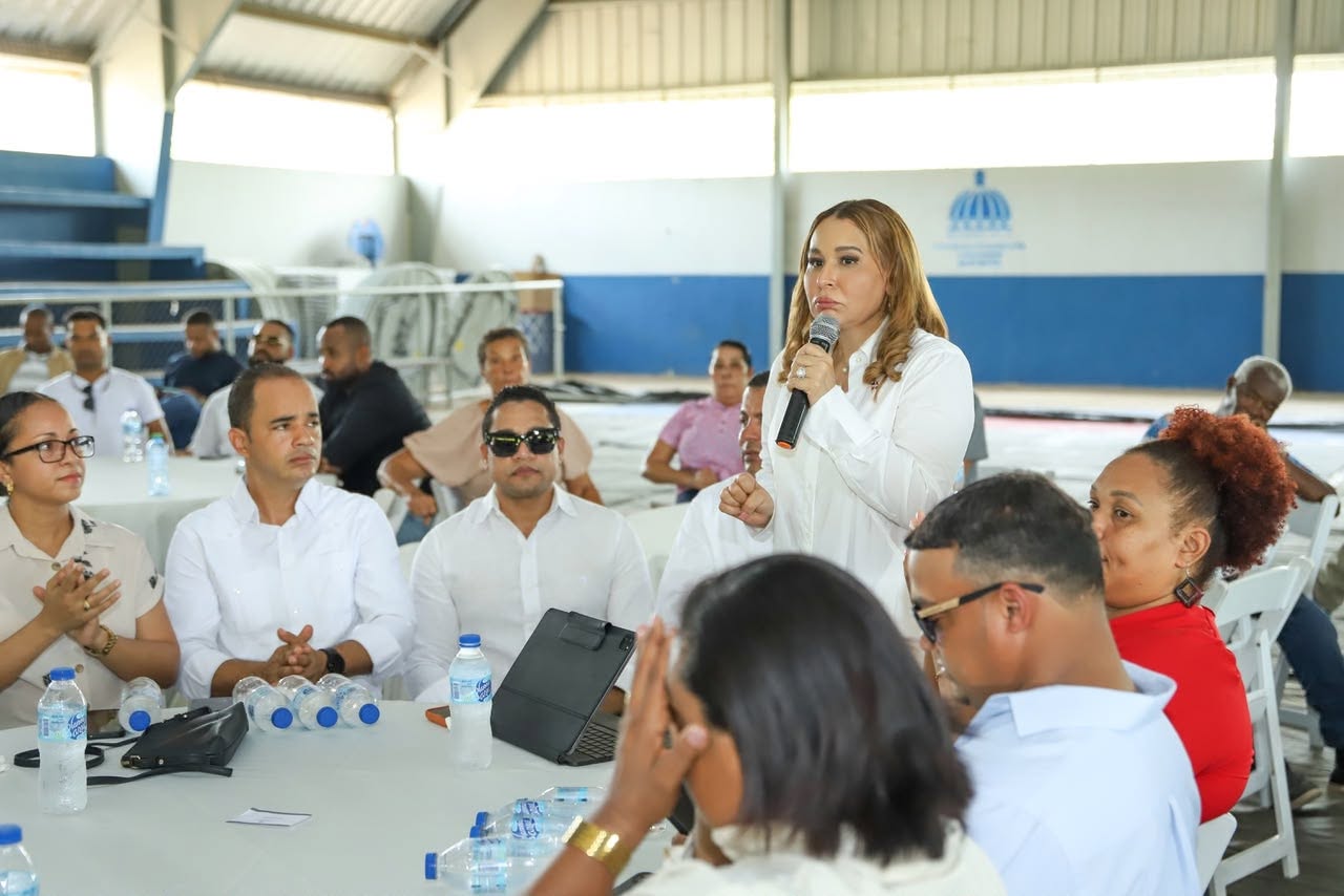 Supérate reafirma en Pedernales su compromiso con la protección social y el desarrollo integral de las familias.-