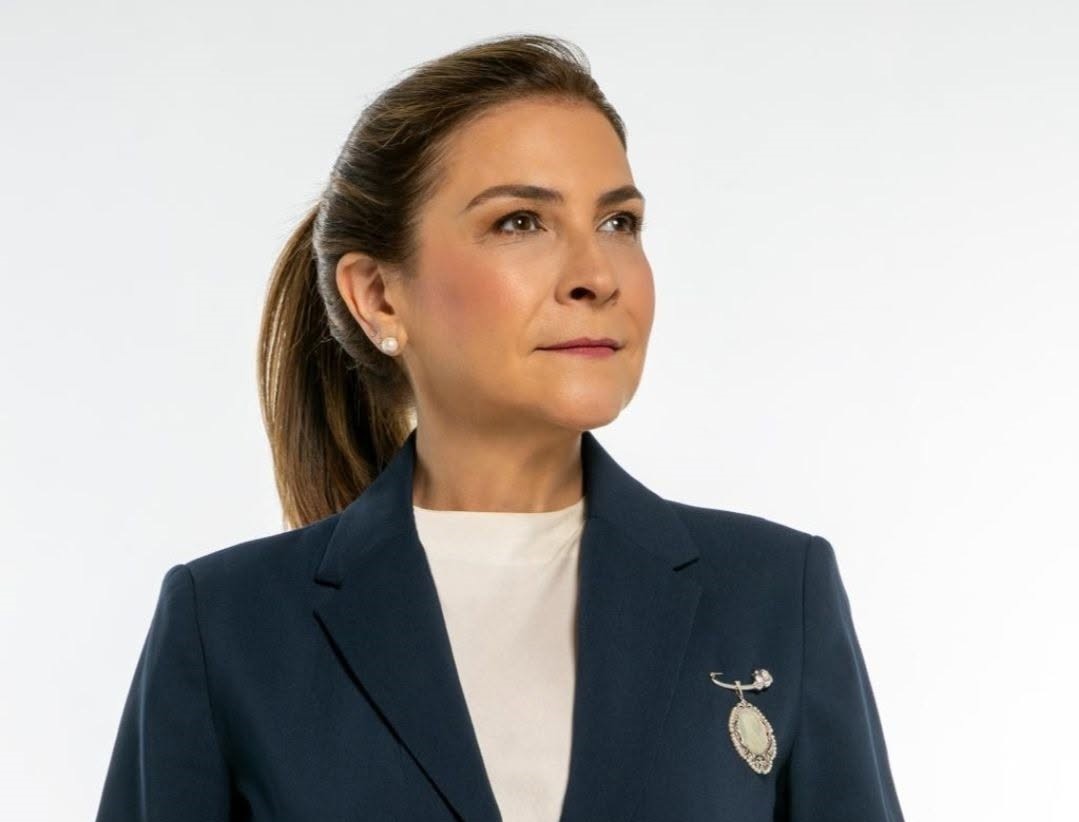 Encuesta  radial en “Ahora Por La Súper 7” diò  ganadora Carolina Mejía con un 61%  frente al David Collado.-