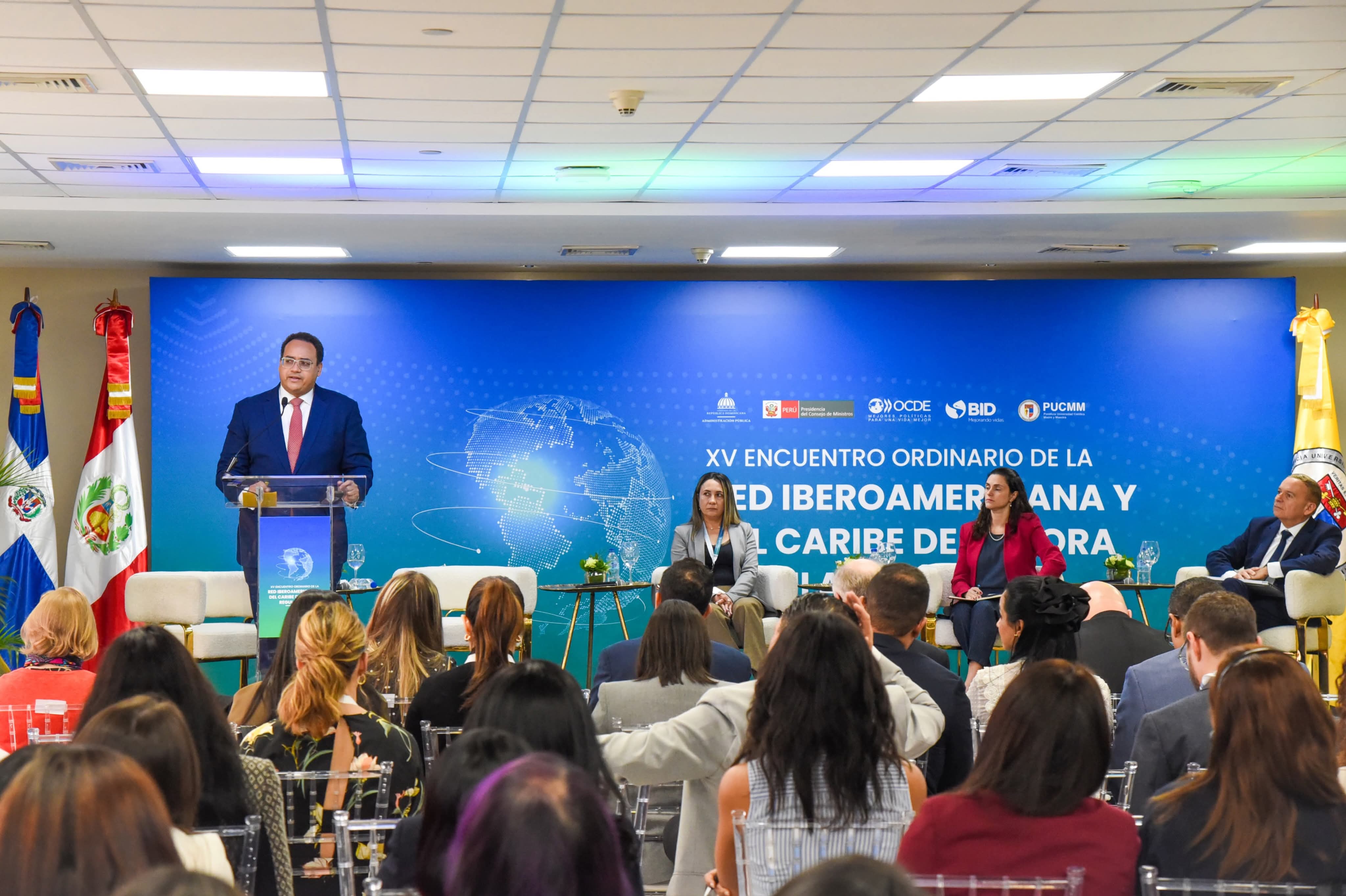 Superintendente de Electricidad diserta en panel “Fundamentos de la mejora Regulatoria".