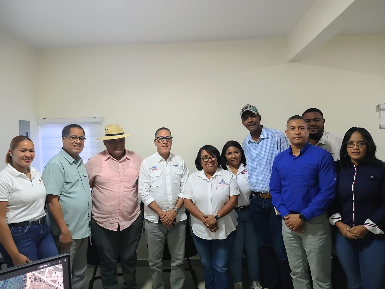 Director Infraestructura Escolar encabeza “Mesa Técnica de Trabajo” y pasa balance a obras escolares en ejecución en Barahona