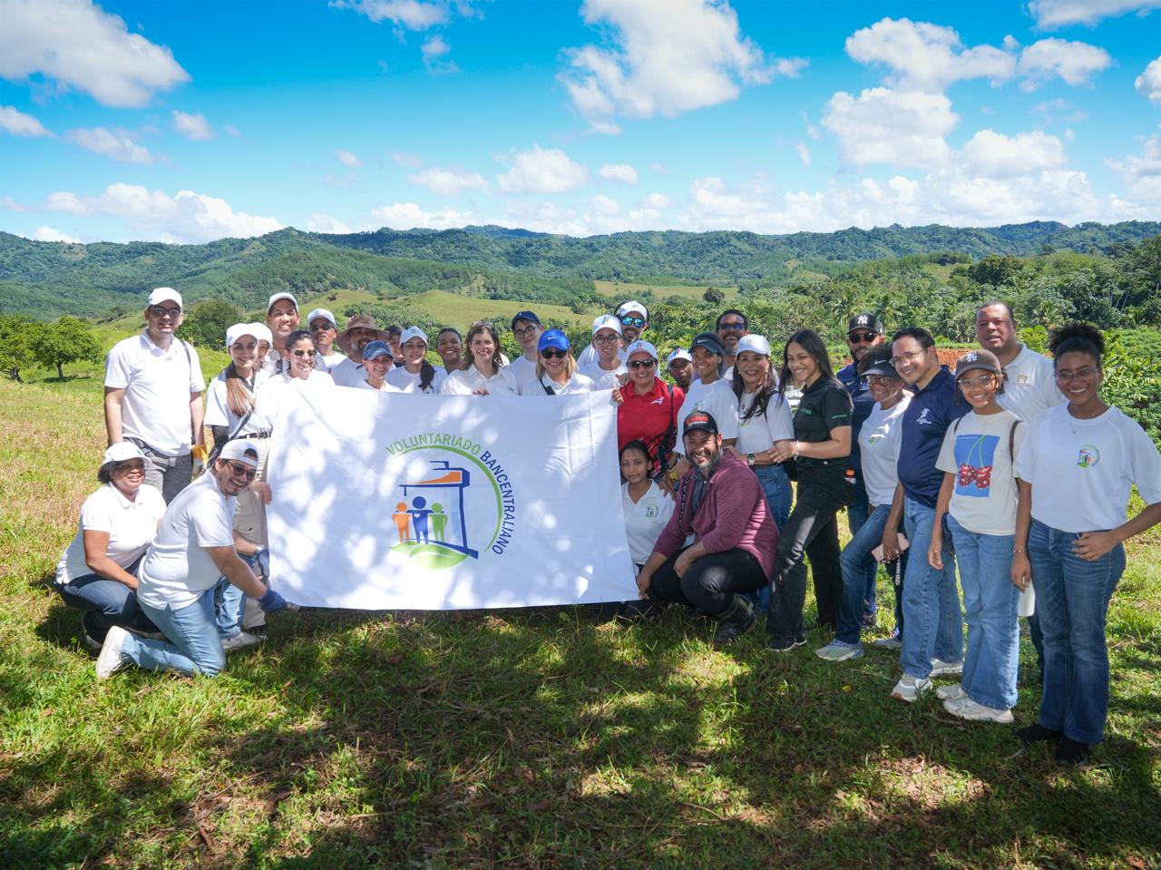 Voluntariado del Banco Central realiza su XXII jornada de reforestación con motivo del 79º aniversario institucional.-