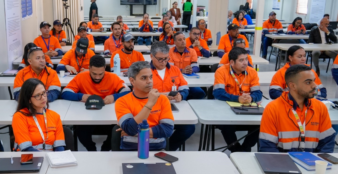 INFOTEP capacita a ejecutivos de Barrick Pueblo Viejo en liderazgo estratégico.