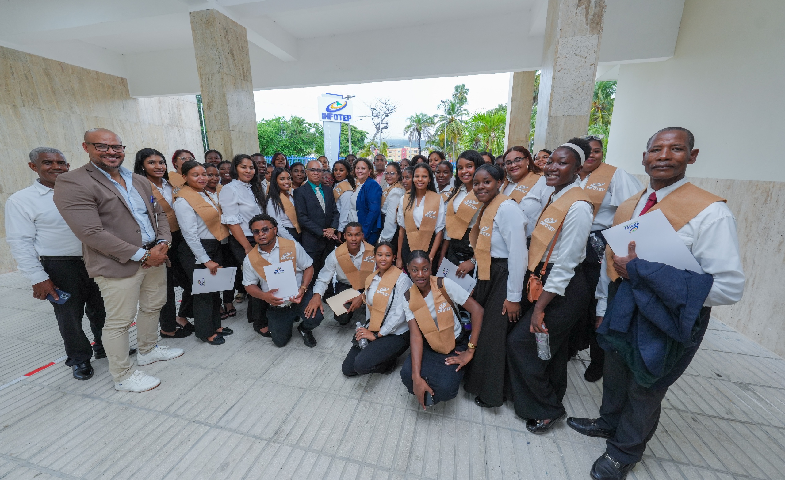 INFOTEP y UASD-Barahona capacitan a 350 participantes durante jornada de verano.